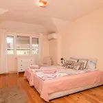 Spacious And Cozy 3 Bedroom Apartment In Downtown Sofia