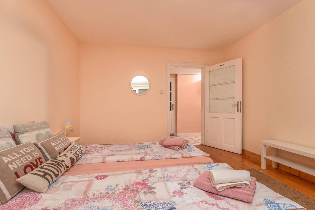 Spacious And Cozy 3 Bedroom In Downtown * Sofia
